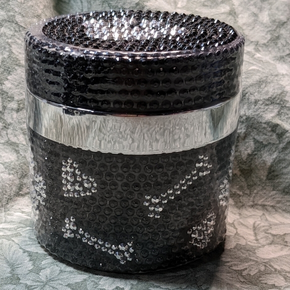 'PRAI' Throat & Decolletage Creme - Picture 4 of 4